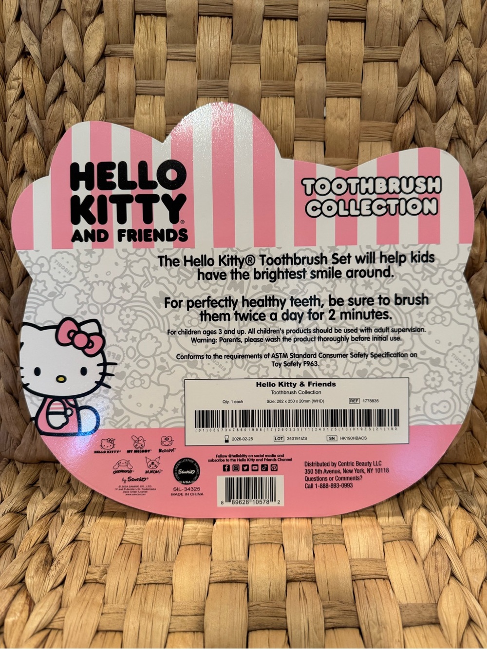 Hello Kitty & Friends Toothbrush Collection - Picture 2 of 2